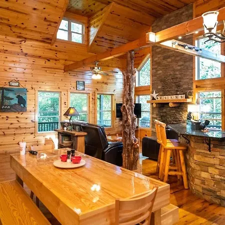 Cabin W Game Room Near Creek & Helen Ga